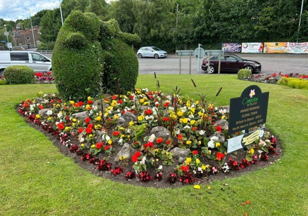 Award winning floral displays on Congleton Roundabout