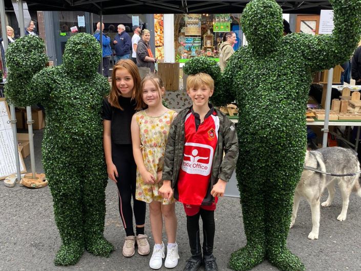 Children and the Hedgemen at the Green Fayre